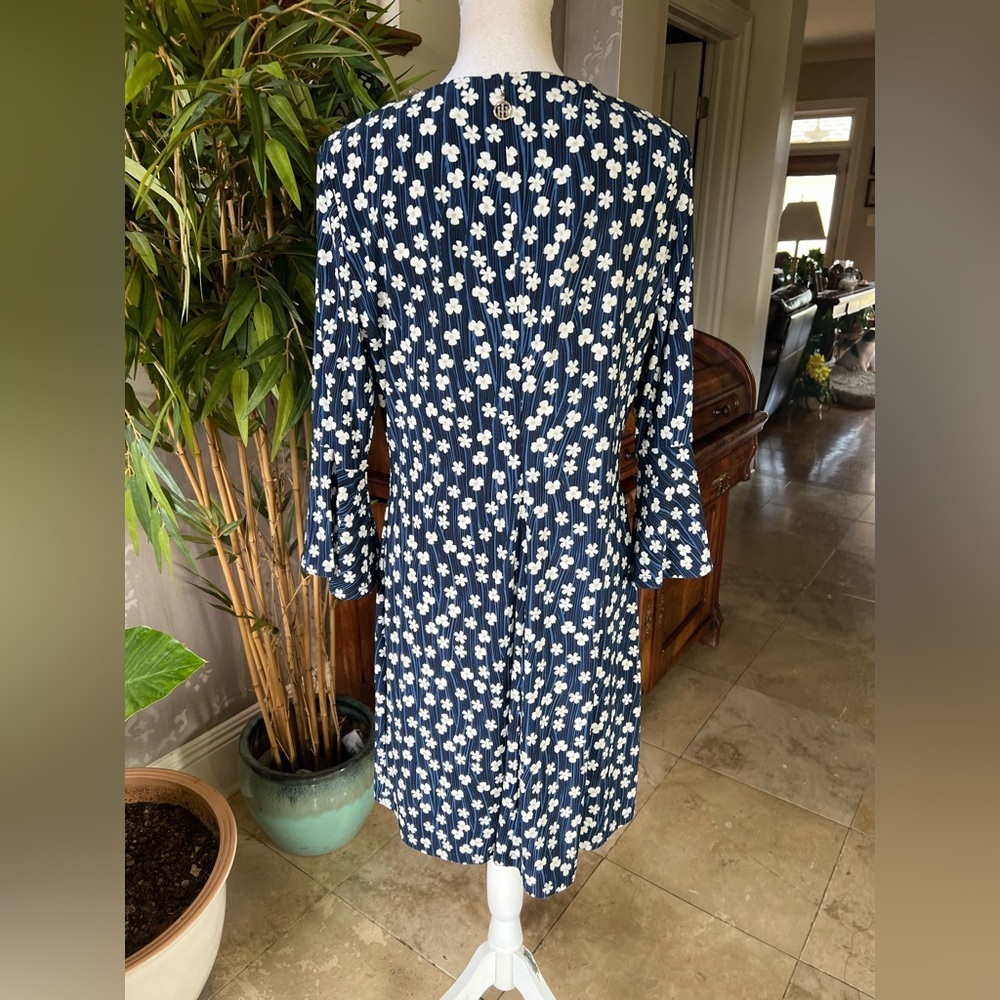 Tommy Hilfiger Daisy Chain Jersey Shift Dress with Bell Sleeves size 12 exc cond - Picture 13 of 14